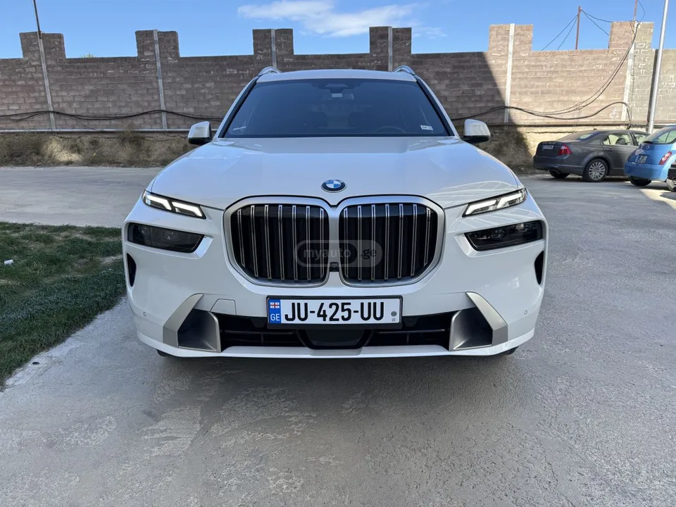 BMW X7 xDrive40i 4dr All-Wheel Drive 2023 — фото 1, купить с доставкой в Москву