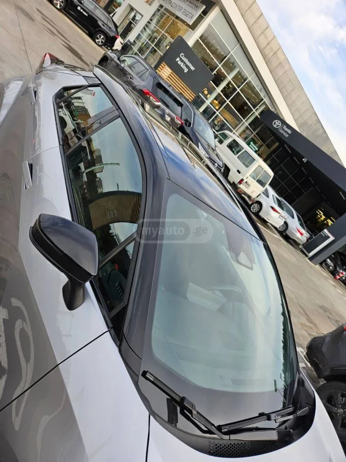 Toyota CHR Centris manqana 2025 — миниатюра 3