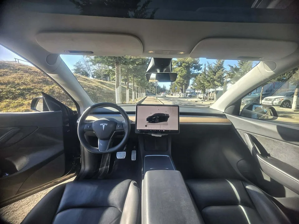 Tesla Model Y Performance 2022 — миниатюра 3
