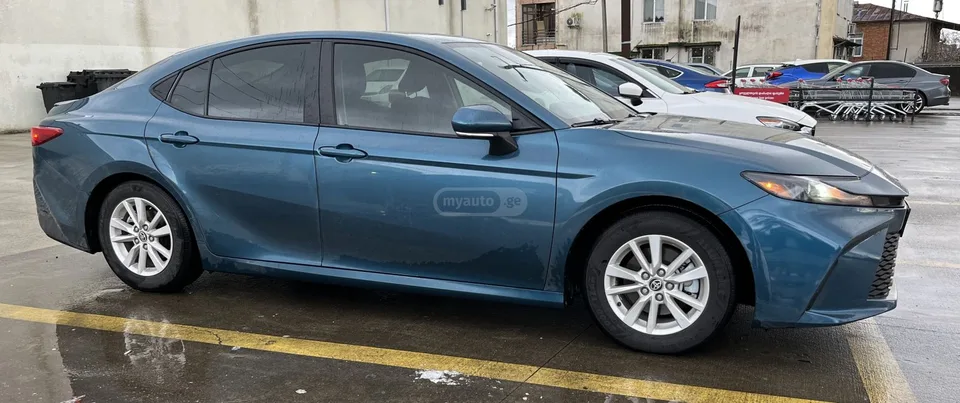 Toyota Camry 2025 — миниатюра 3