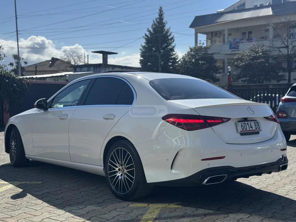 Mercedes-Benz C 300 2023 — миниатюра 4