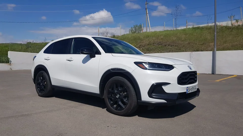 Honda HR-V Sport 4dr All-Wheel Drive CVT 2023 — миниатюра 3