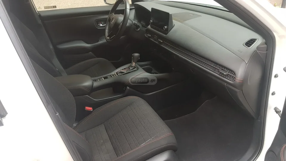 Honda HR-V Sport 4dr All-Wheel Drive CVT 2023 — миниатюра 4