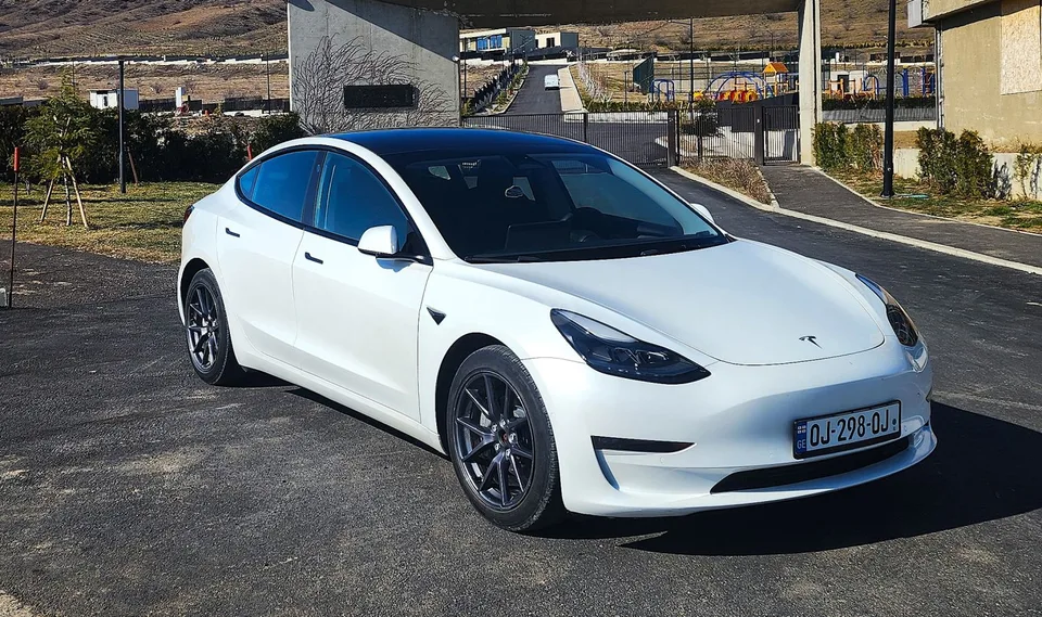 Tesla Model 3 Dual Motor, Long Range 2022 — миниатюра 3