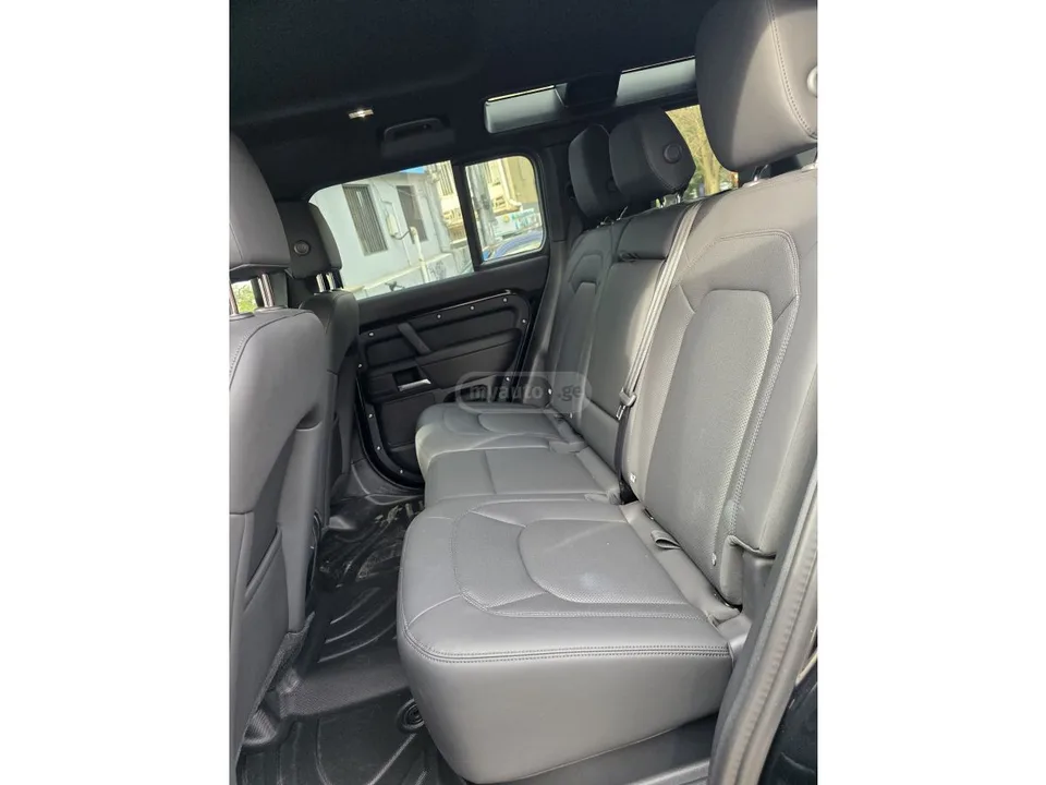 Land Rover Defender 110 2025 — миниатюра 3
