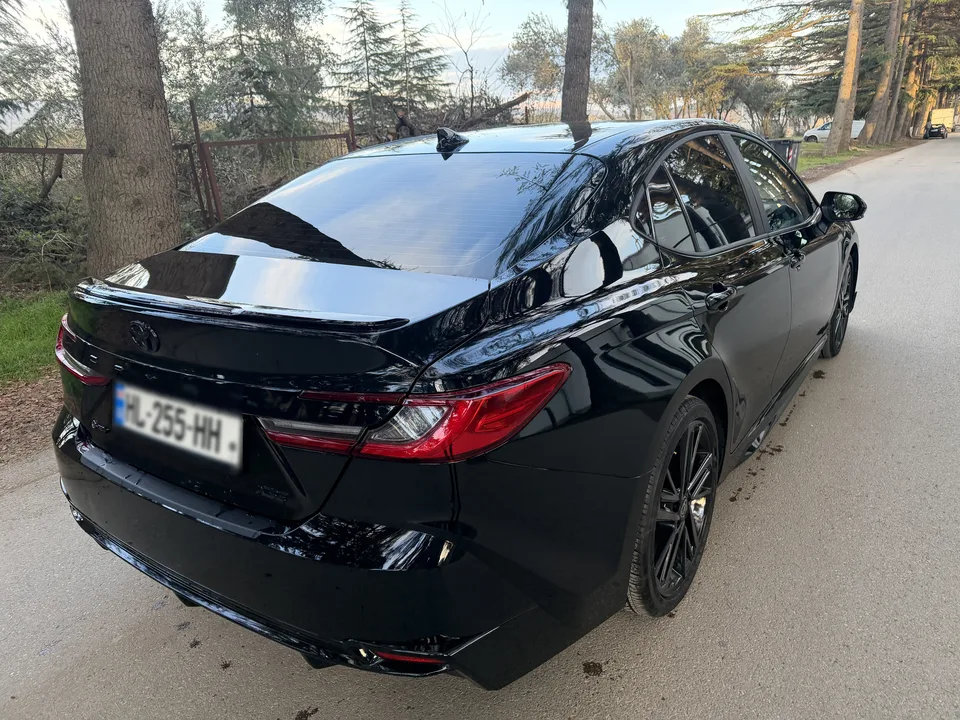 Toyota Camry 2025 — миниатюра 2