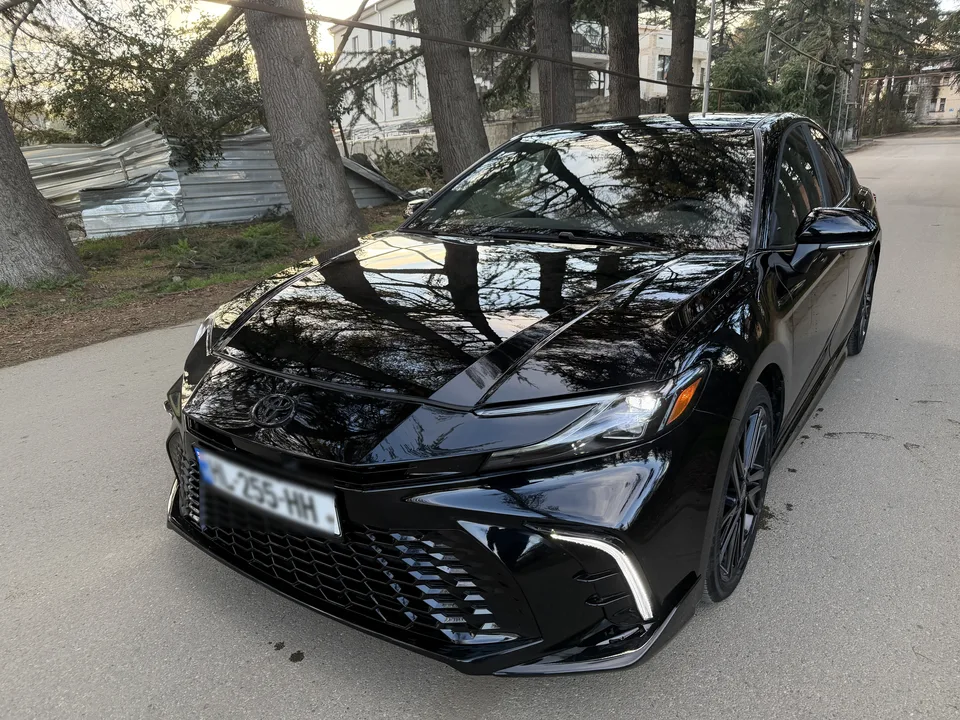 Toyota Camry 2025 — миниатюра 3