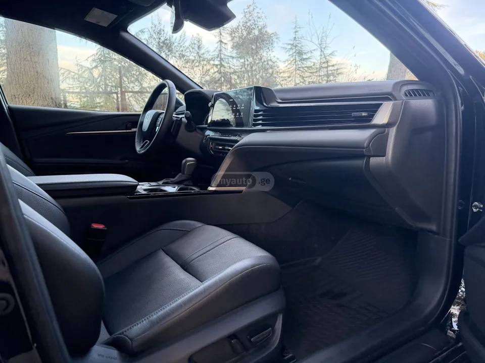 Toyota Camry 2025 — миниатюра 4