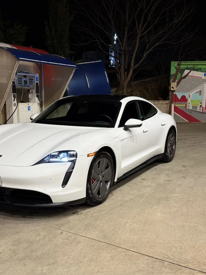 Porsche Taycan 4 S Long Range 2022 — миниатюра 5