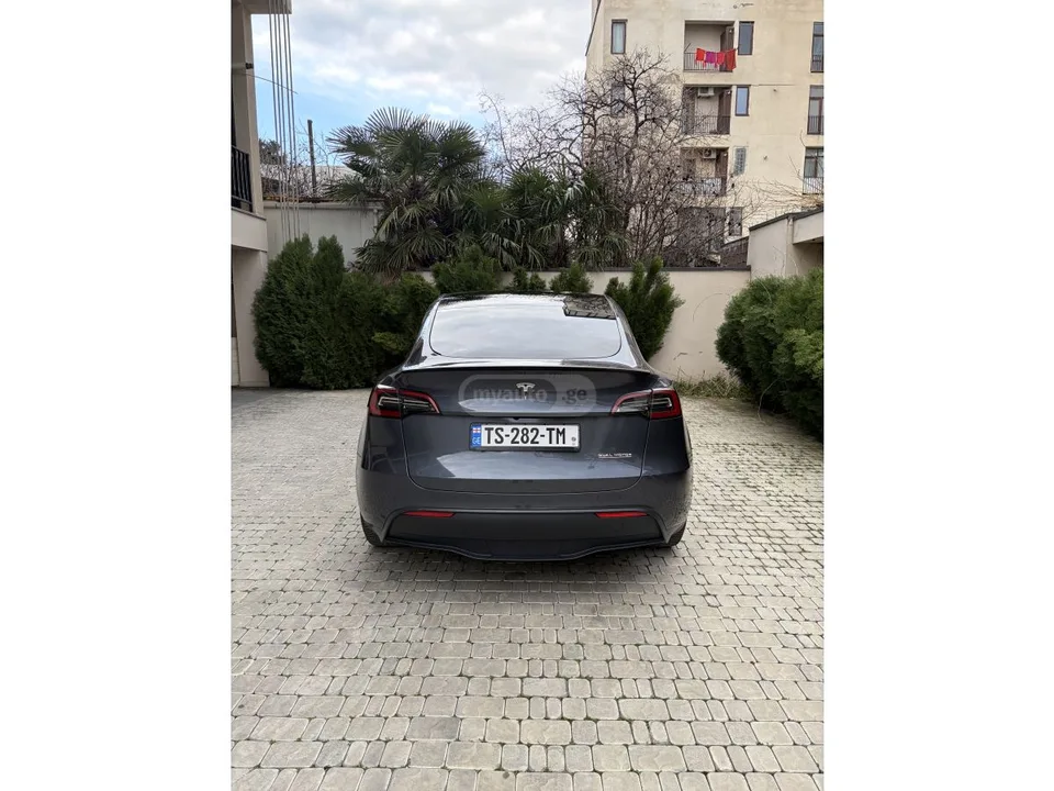 Tesla Model Y Performance 2024 — миниатюра 3
