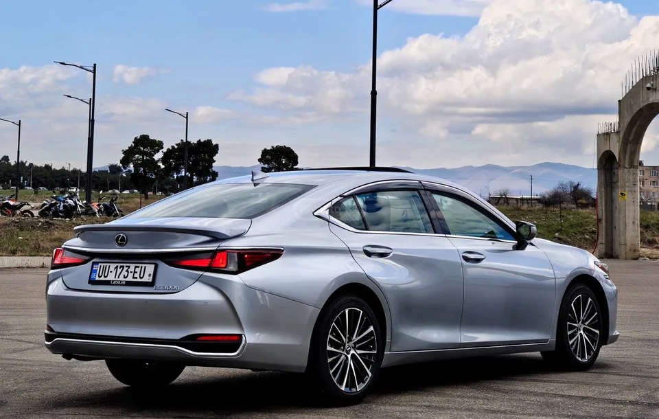 Lexus ES 300 2024 — миниатюра 2