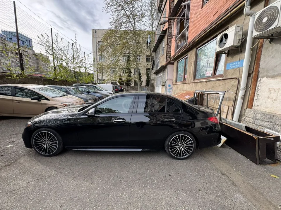 Mercedes-Benz C 300 2023 — миниатюра 4