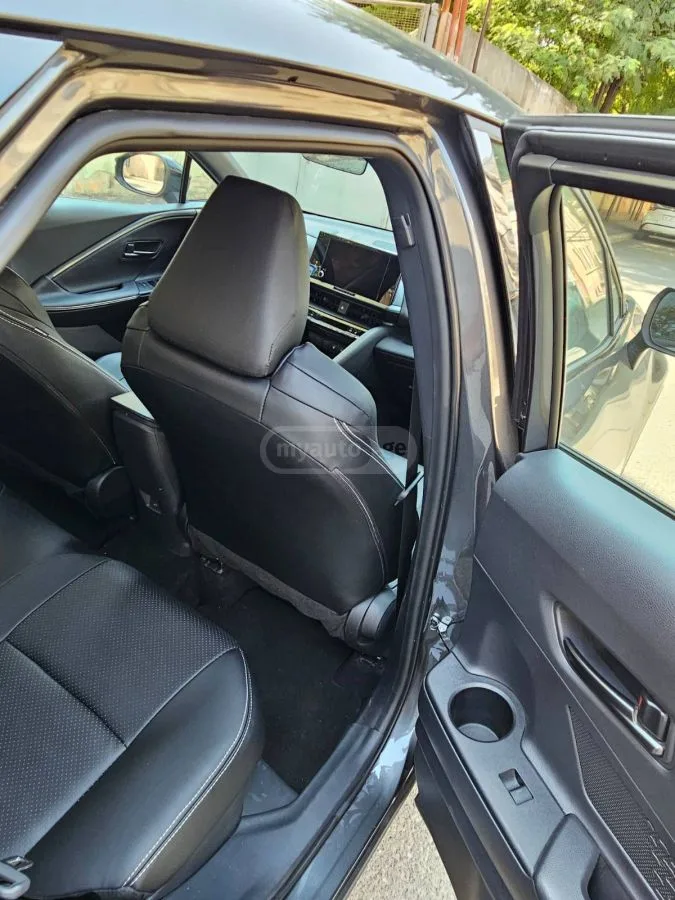 Toyota CHR 2025 — миниатюра 4
