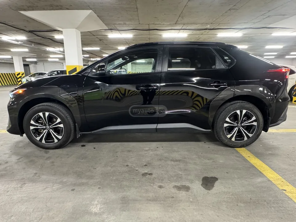 Toyota Bz4X XLE 2024 — миниатюра 2