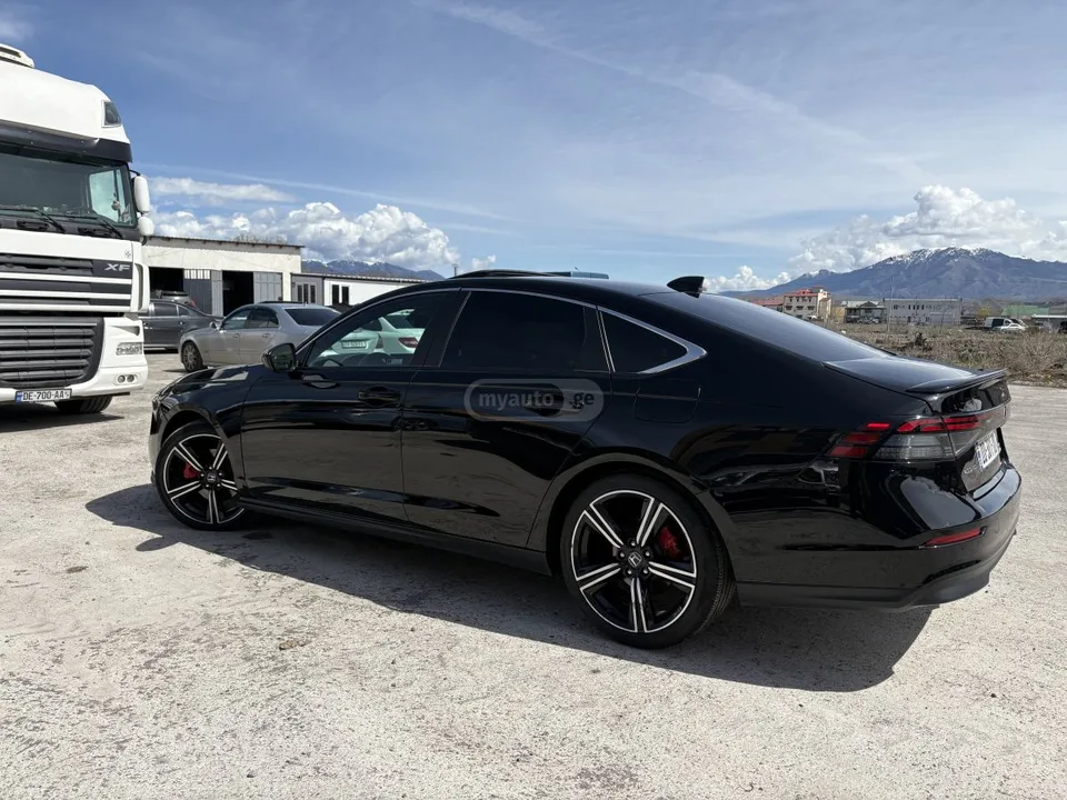Honda Accord Sport 4dr Sedan CVT 2023 — миниатюра 4