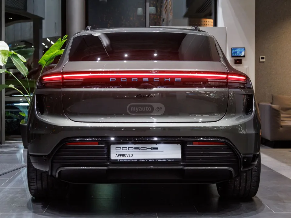 Porsche Macan TURBO 2025 — миниатюра 3