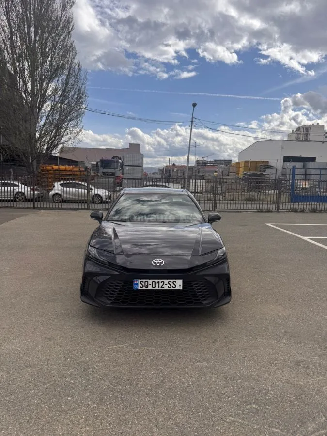 Toyota Camry 2024 — фото 1, купить с доставкой в Москву