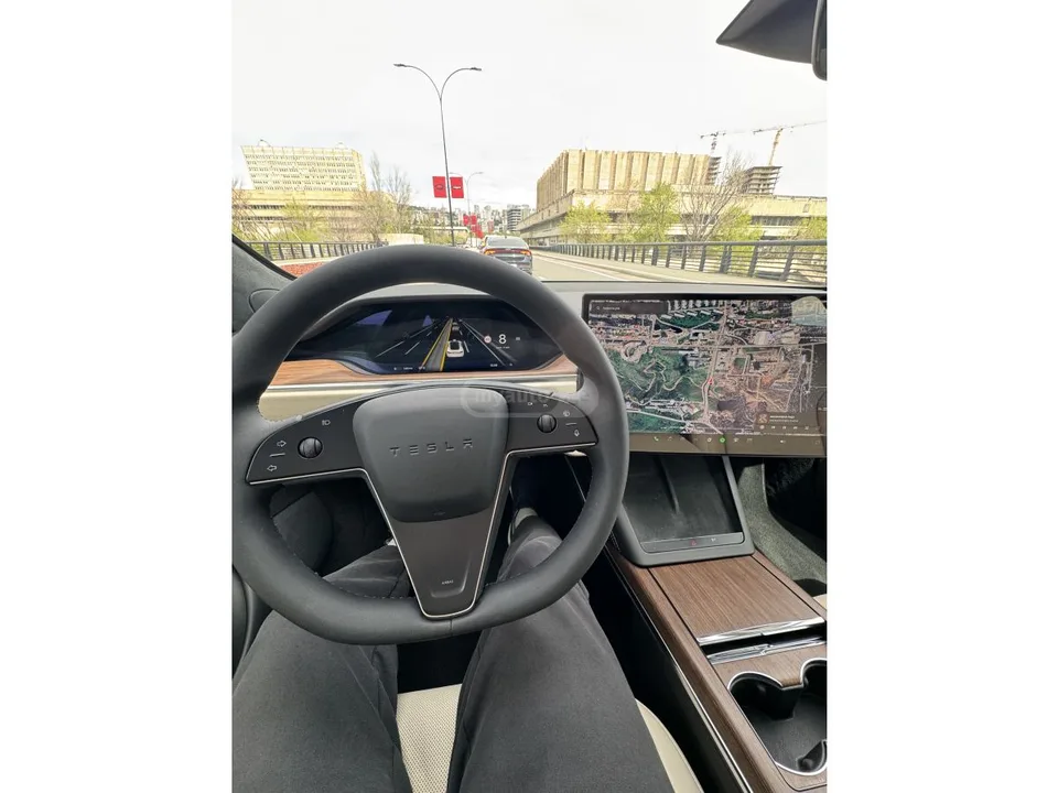 Tesla Model S 2022 — миниатюра 4