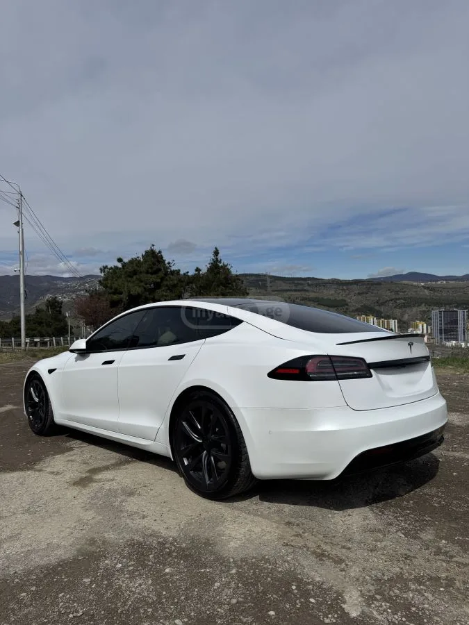 Tesla Model S 2022 — миниатюра 5