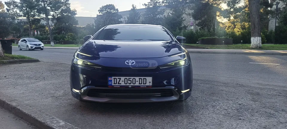 Toyota Prius 2024 — миниатюра 2