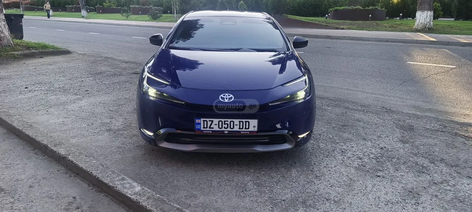 Toyota Prius 2024 — миниатюра 3