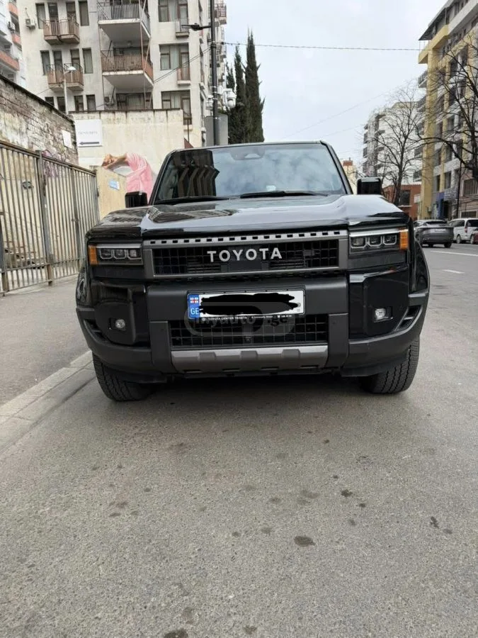 Toyota Land Cruiser Prado 2024 — фото 1, купить с доставкой в Москву
