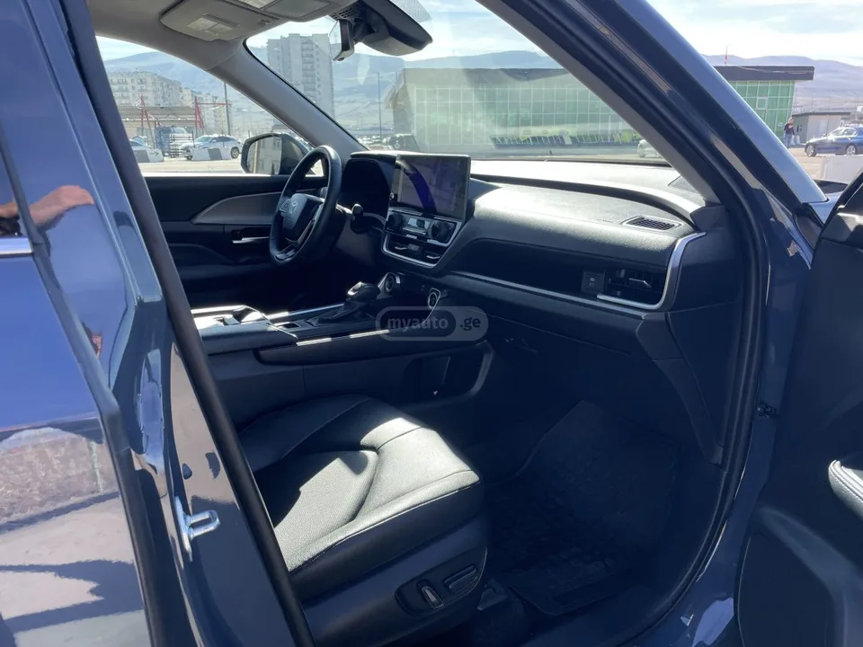 Toyota Grand Highlander 2024 — миниатюра 4