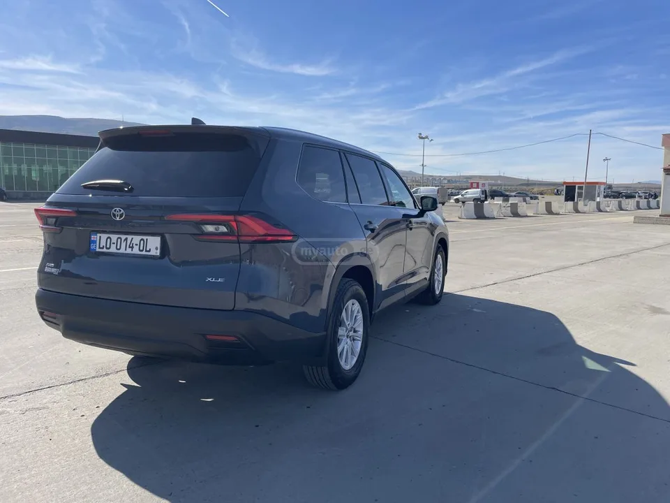 Toyota Grand Highlander 2024 — миниатюра 5