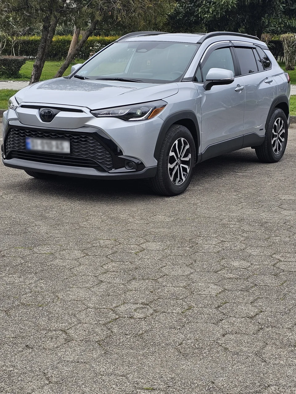 Toyota CorollaCross 2024 — фото 1, купить с доставкой в Москву