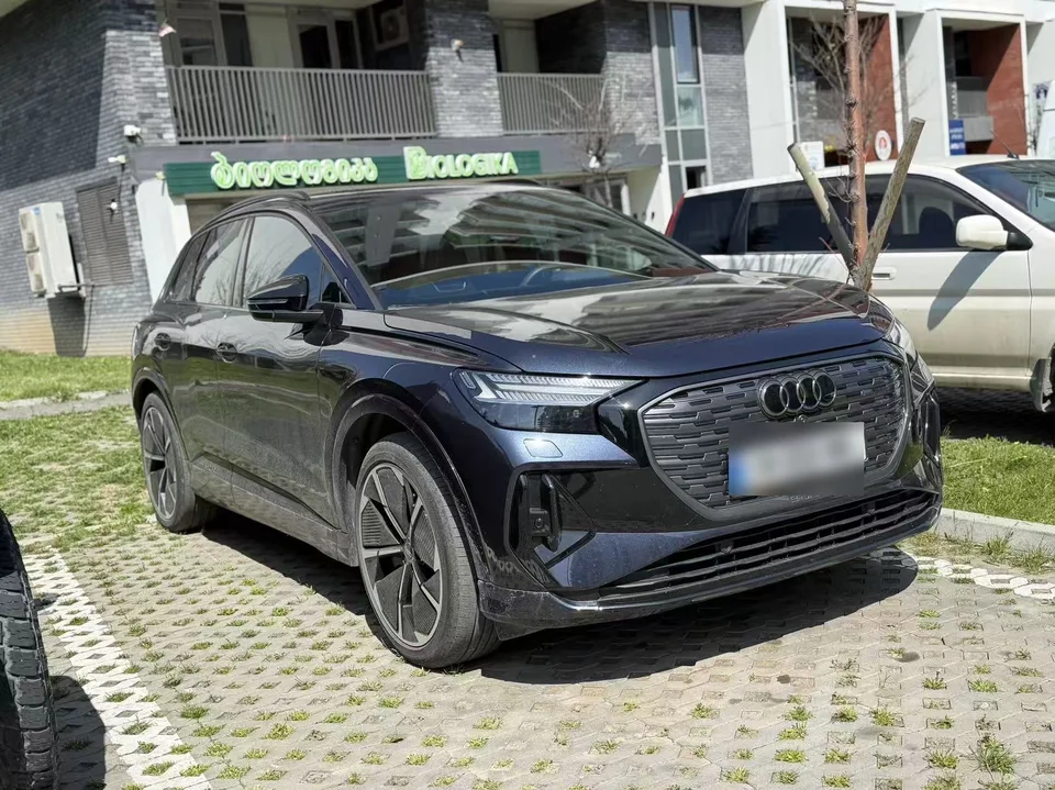 Audi Q4 e-tron 50 Premium 4dr All Wheel Drive 2024 — миниатюра 2