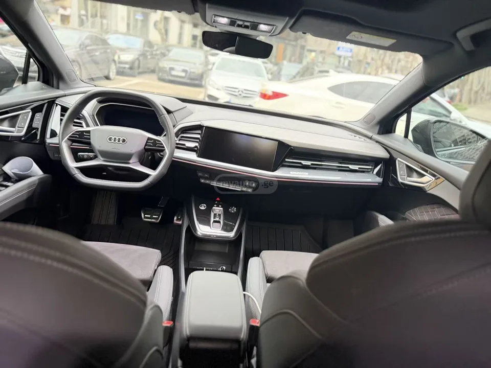 Audi Q4 e-tron 50 Premium 4dr All Wheel Drive 2024 — миниатюра 3
