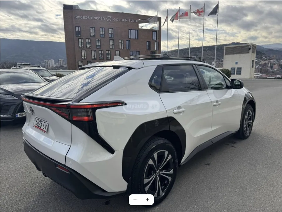 Toyota Bz4X XLE 2025 — миниатюра 3