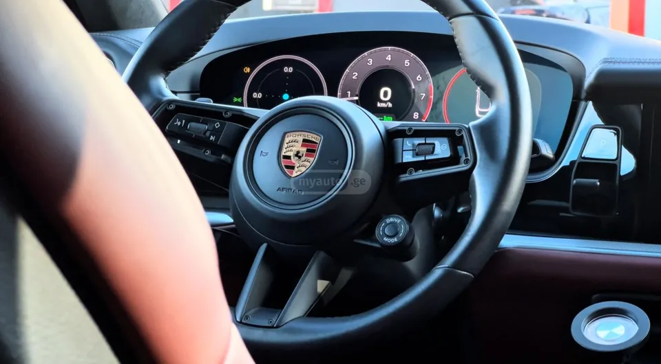 Porsche Cayenne 2023 — миниатюра 2