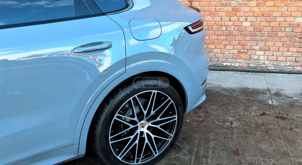 Porsche Cayenne 2023 — миниатюра 4