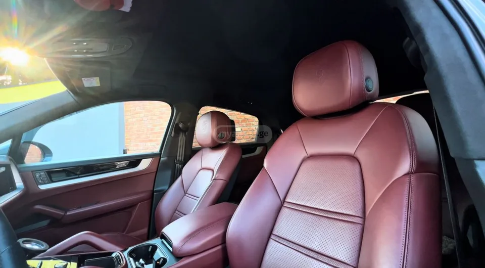 Porsche Cayenne 2023 — миниатюра 5