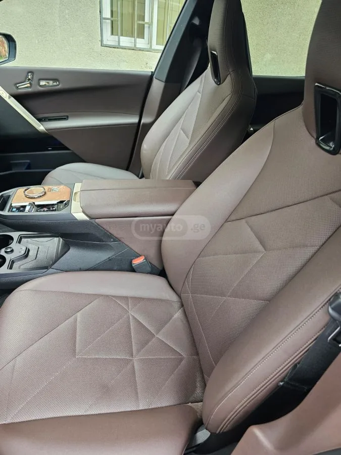 BMW iX xDrive50 4dr All-Wheel Drive S 2023 — миниатюра 3
