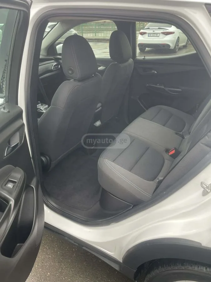 Chevrolet Bolt EUV 2023 — миниатюра 3