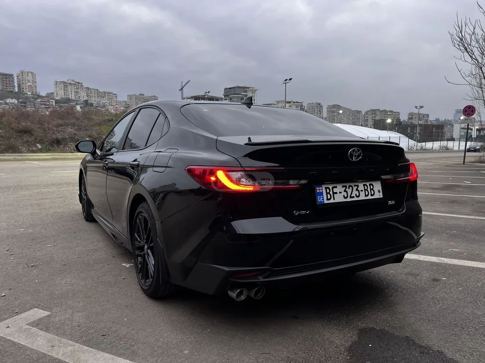 Toyota Camry SE 2025 — миниатюра 2