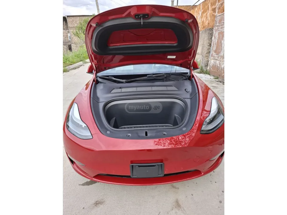 Tesla Model Y 2022 — миниатюра 4