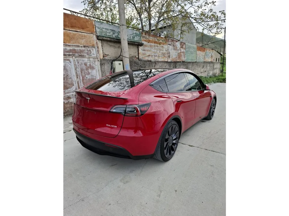 Tesla Model Y 2022 — миниатюра 5