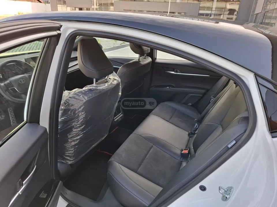 Toyota Camry 2024 — миниатюра 2