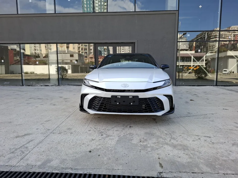 Toyota Camry 2024 — фото 1, купить с доставкой в Москву