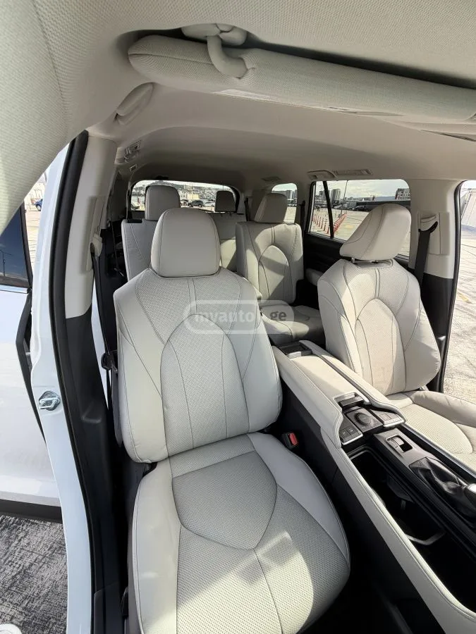 Toyota Grand Highlander Limited 2024 — миниатюра 4