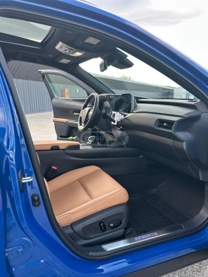Lexus UX 250h UX300H - 196HP Hybrid 2025 — миниатюра 3