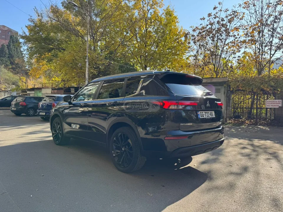 Mitsubishi Outlander Full 2024 — миниатюра 5