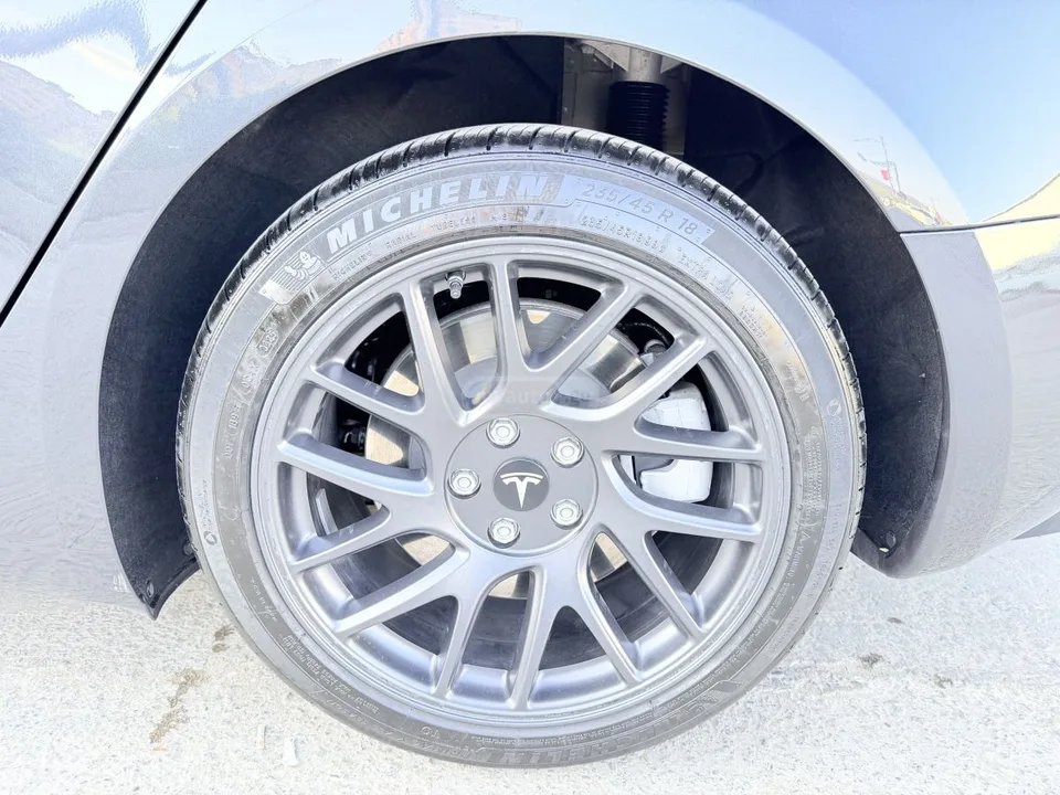 Tesla Model 3 Long Range Highland (RWD) 2025 — миниатюра 2