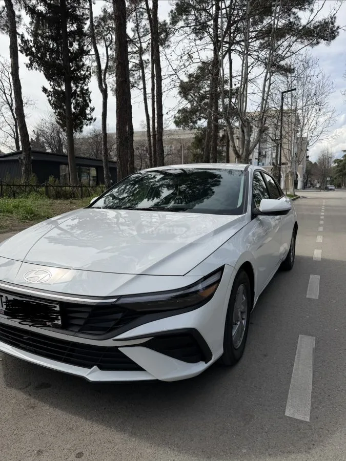 Hyundai Elantra 2024 — миниатюра 4