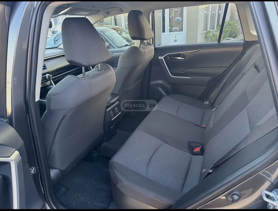 Toyota RAV4 XLE 4dr All Wheel Drive Automa 2024 — миниатюра 4