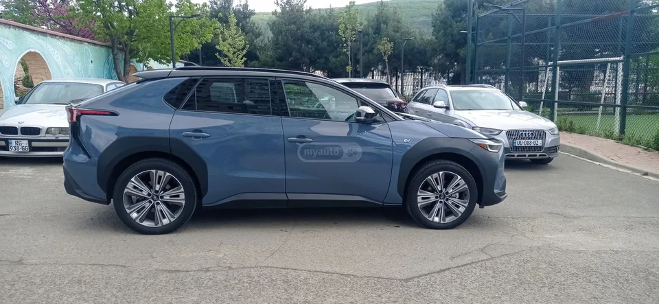 Subaru Solterra TOURIG 2023 — миниатюра 4