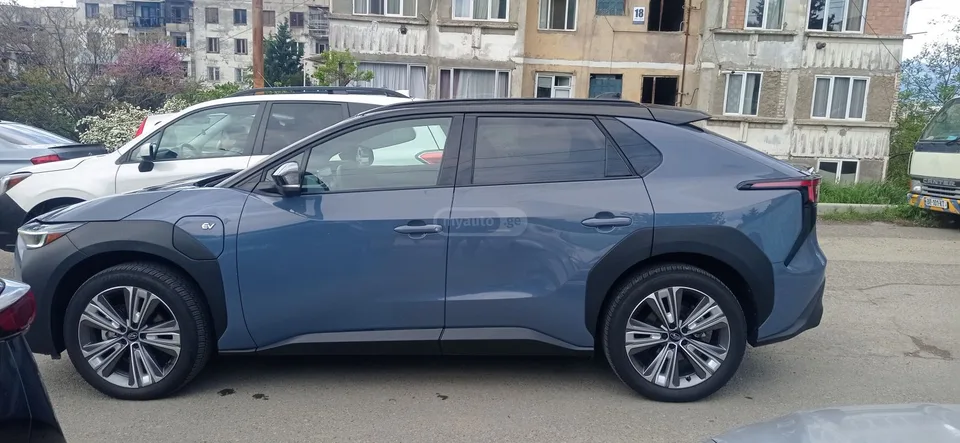 Subaru Solterra TOURIG 2023 — миниатюра 5